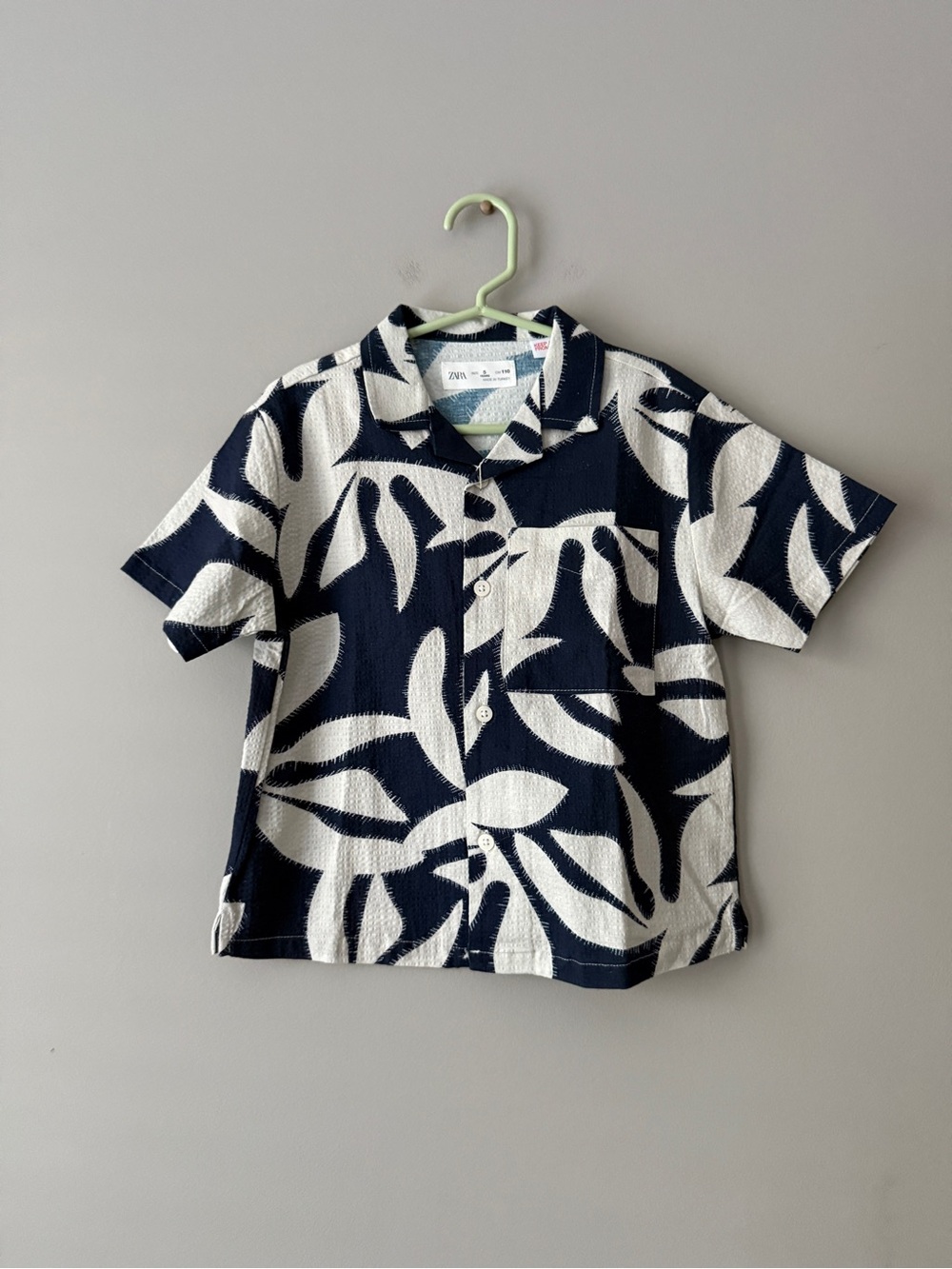Zara Kids Navy & White Leaf Print Short-Sleeve Shirt NWT size 5